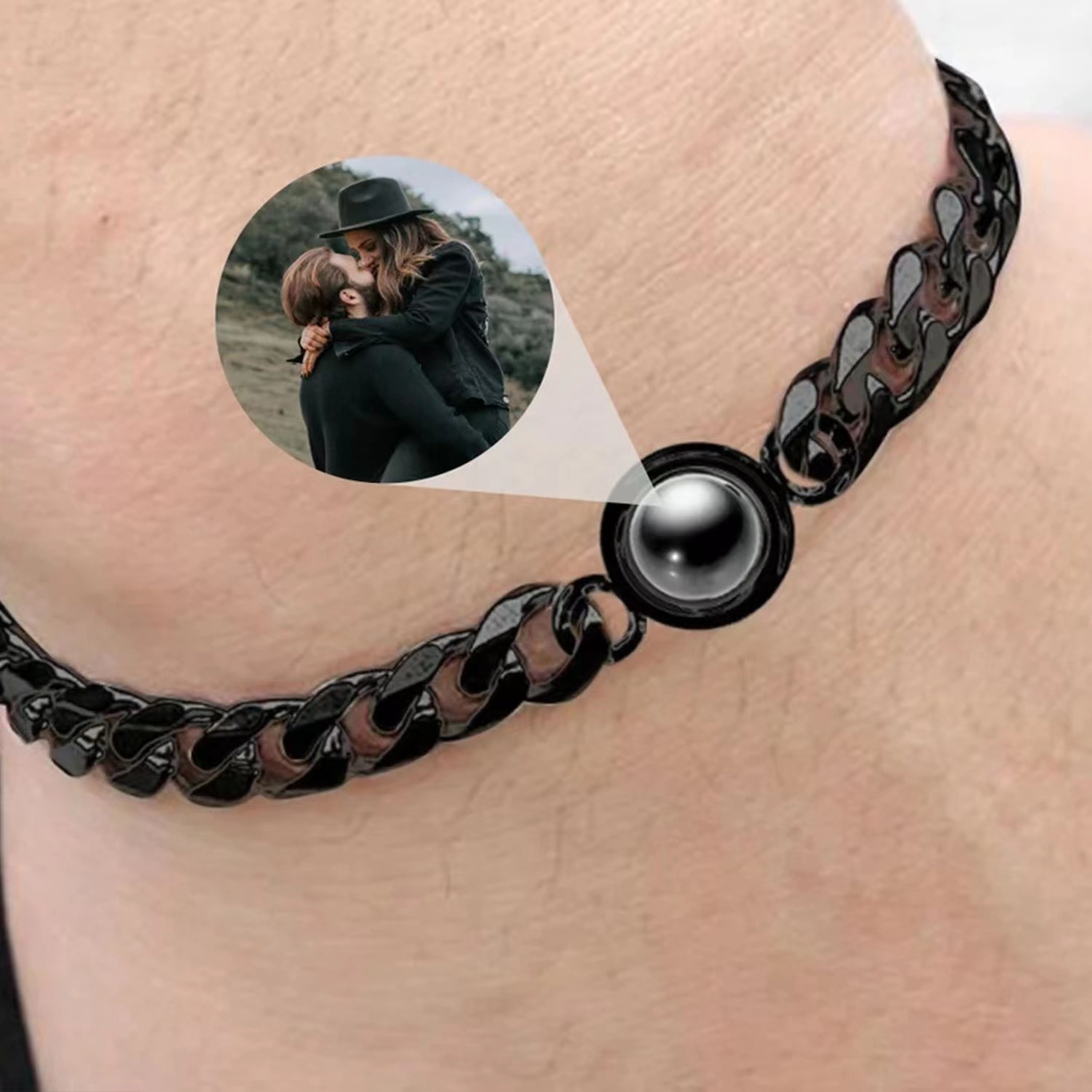 Real dark chain bracelet with a central projection lens
