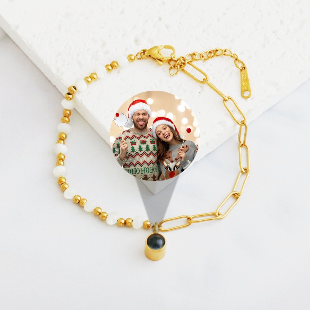 Real multicolor bead bracelet with a round projection lens